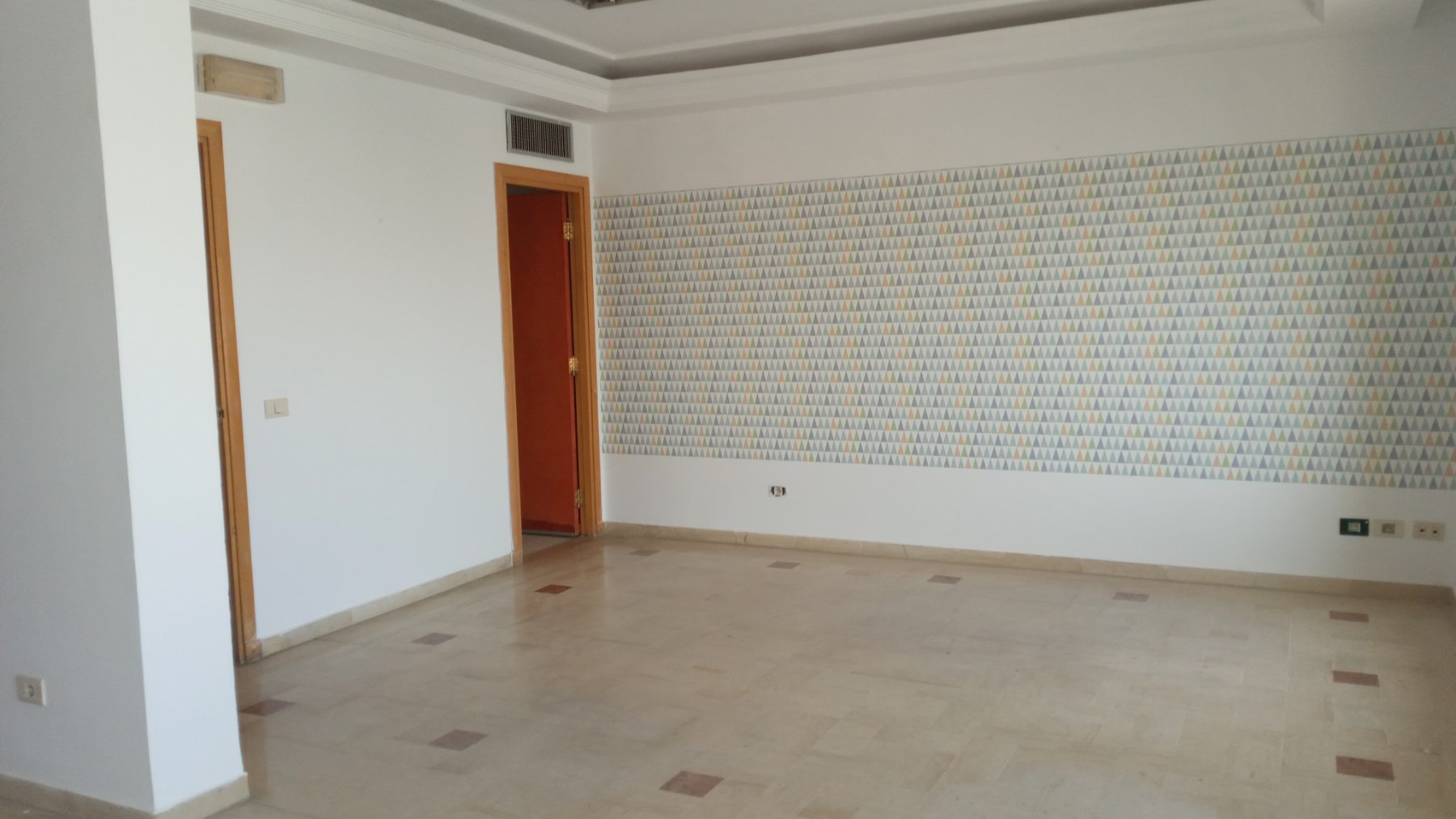 La Marsa&nbsp;Berge Du Lac&nbsp;Bureaux & Commerces&nbsp;Bureau&nbsp;Berge du lac1 loc bureau