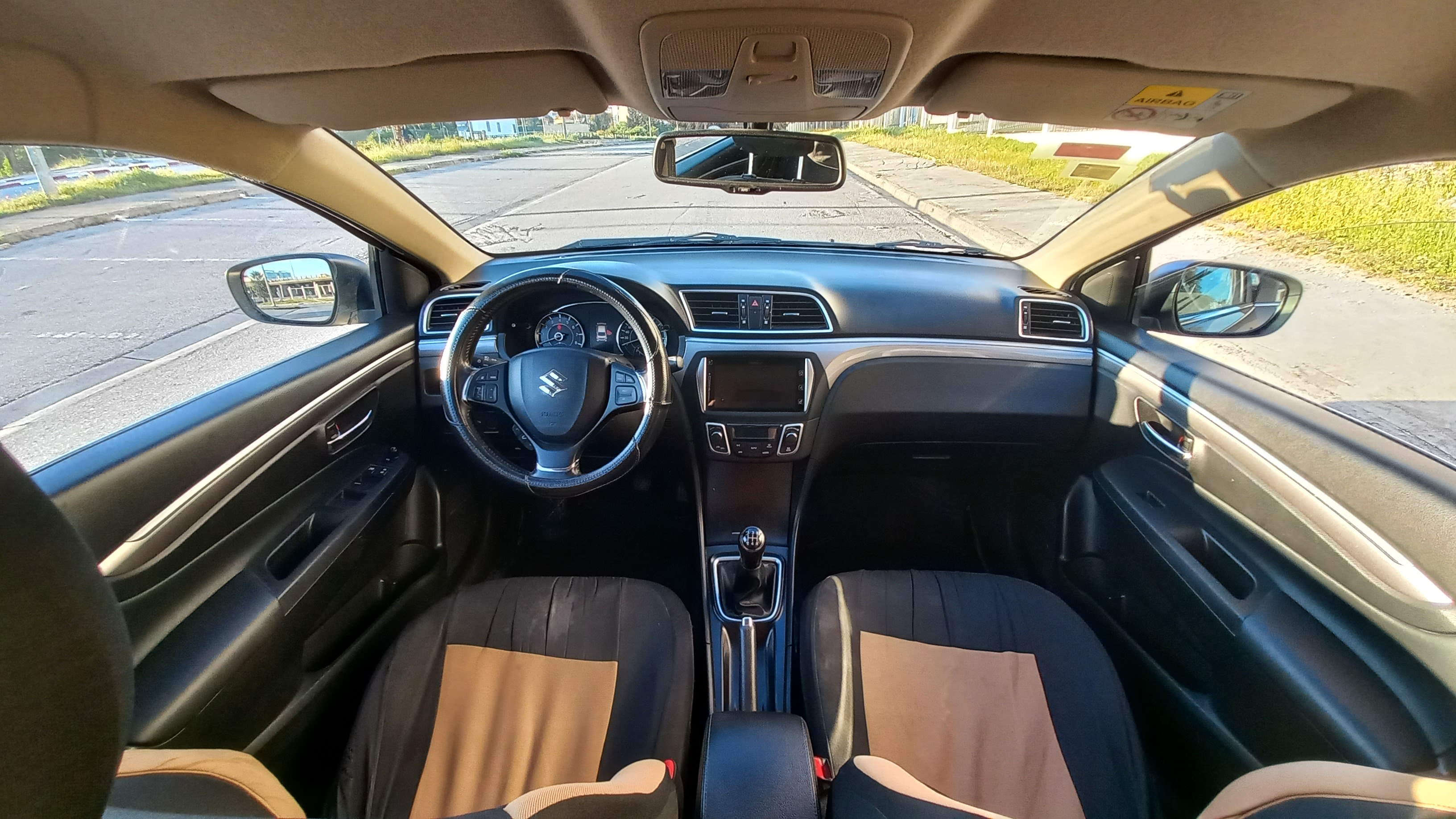 El Menzah&nbsp;El Menzah 9&nbsp;Suzuki&nbsp;Autre Mod�le&nbsp;Particulier 1�re main suzuki ciaz