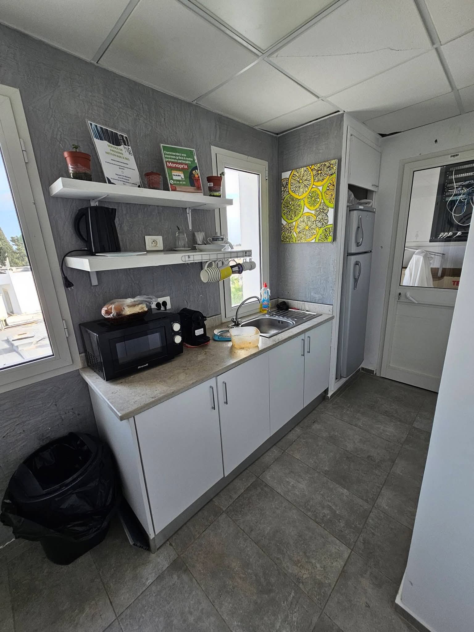 Ariana Ville&nbsp;El Menzah 5&nbsp;Bureaux & Commerces&nbsp;Bureau&nbsp;Plateau des bureaux prenuium 7000d menzahv5