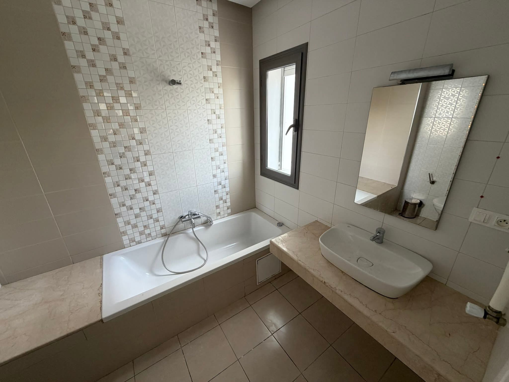 Ariana Ville&nbsp;Riadh Landlous&nbsp;Location&nbsp;Maisons&nbsp;Triplex s4 3000d riadh el andalous