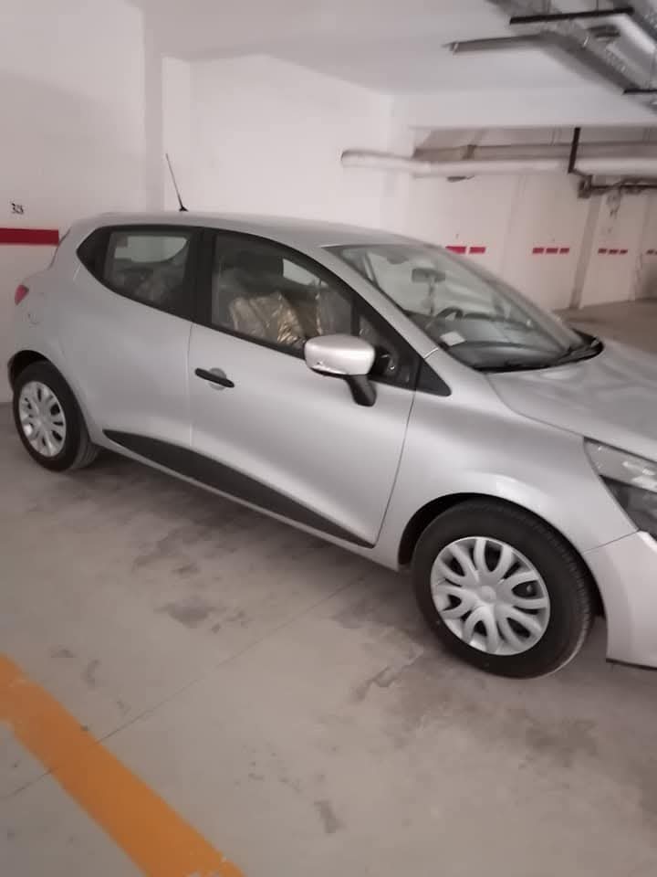 El Menzah&nbsp;El Manar 1&nbsp;Renault&nbsp;Clio&nbsp;Clio 4 1ere main presque neuf