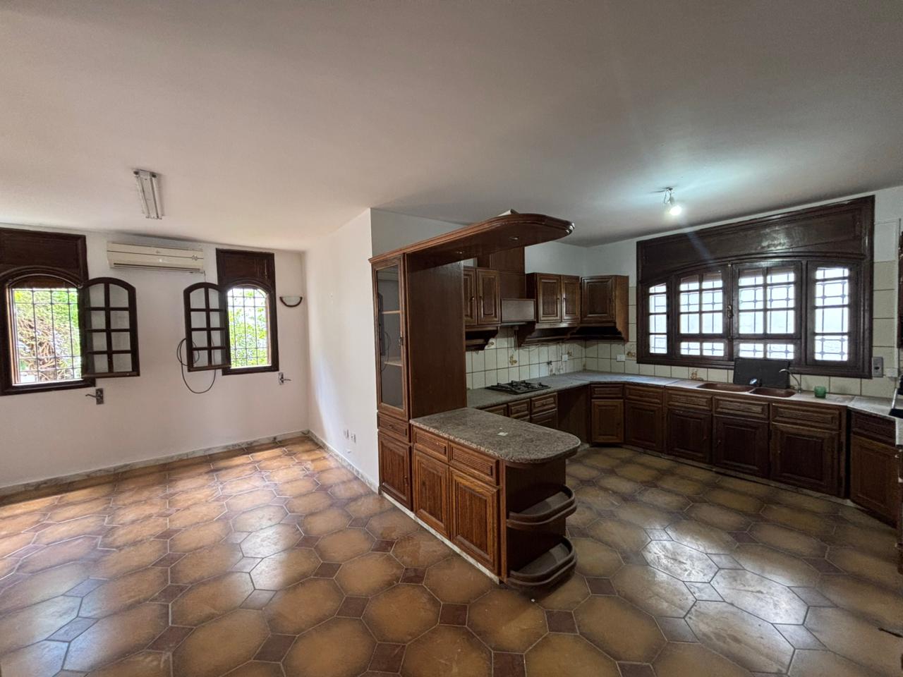 Ariana Ville&nbsp;El Menzah 6&nbsp;Location&nbsp;Maisons&nbsp;Villa s5 uage bureautique a menzah 6