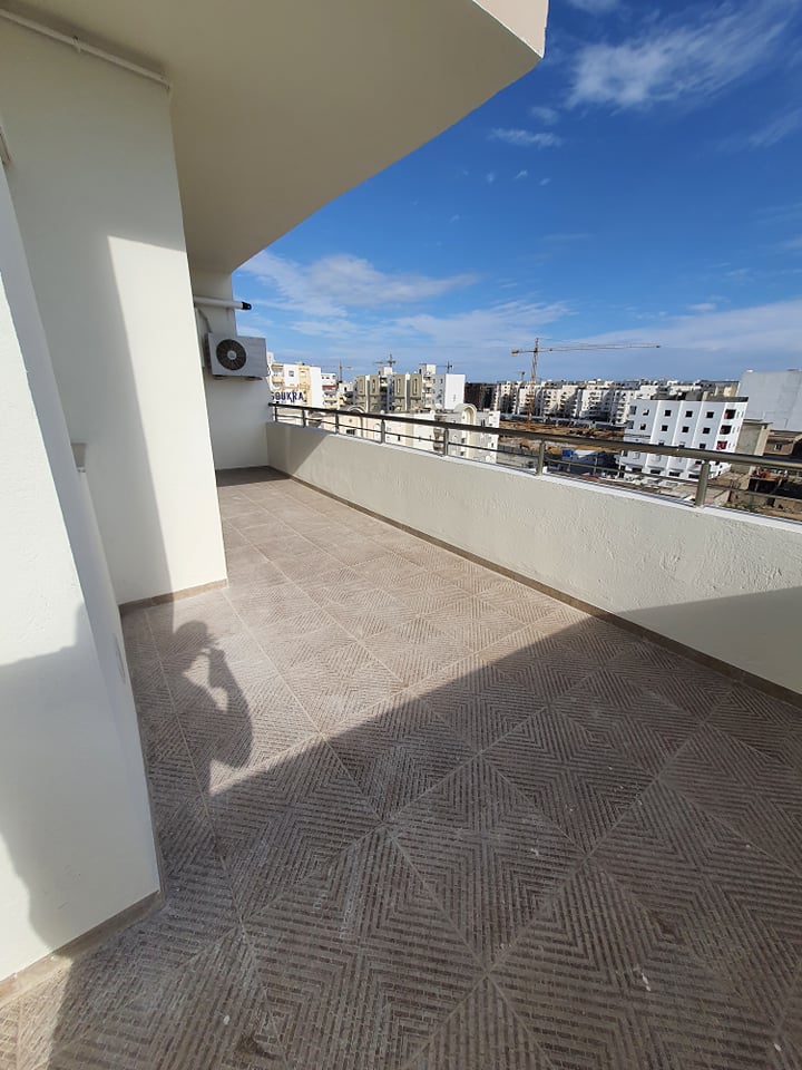 Ain Zaghouan&nbsp;Ain Zaghouan&nbsp;Location&nbsp;Appart. 2 pi�ces&nbsp;S plus un av belle terrasse � l'aouina