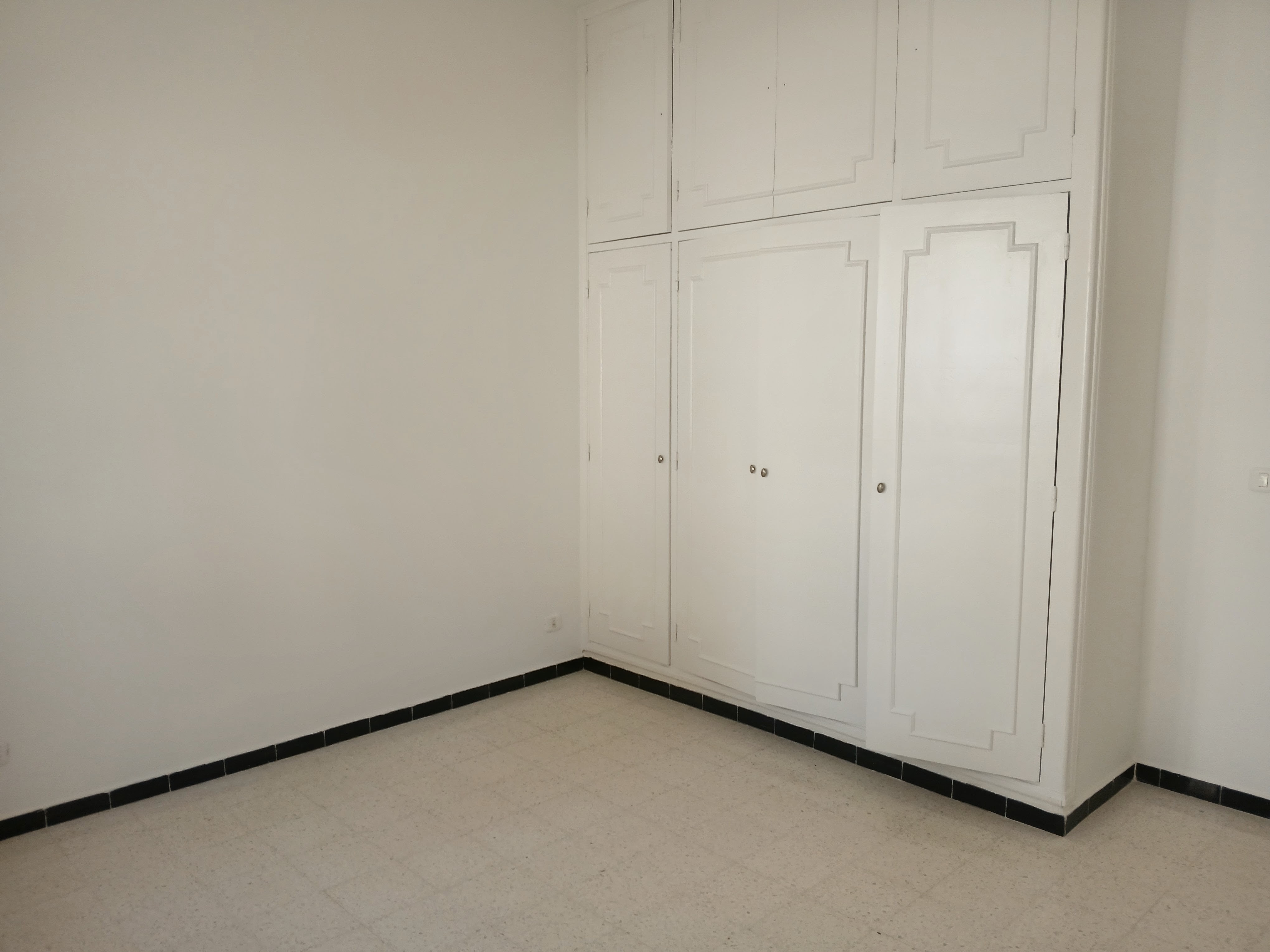 Ariana Ville&nbsp;El Menzah 7&nbsp;Location&nbsp;Appart. 4 pi�ces&nbsp;Etage de villa s3 avec terrasse � menzah 7