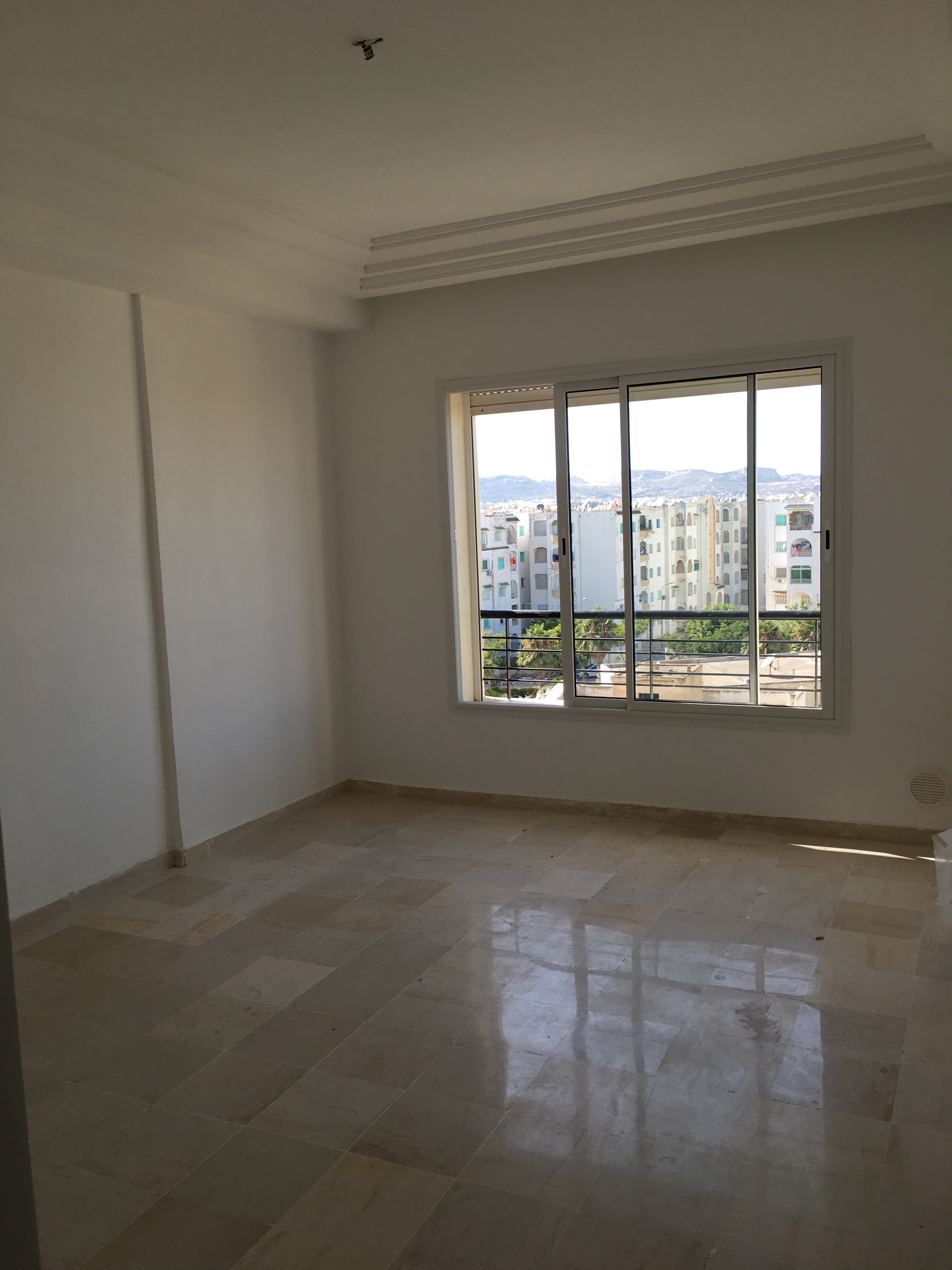 La Soukra&nbsp;Borj Louzir&nbsp;Location&nbsp;Appart. 2 pi�ces&nbsp;Appartement semi meubl� � borj louzir