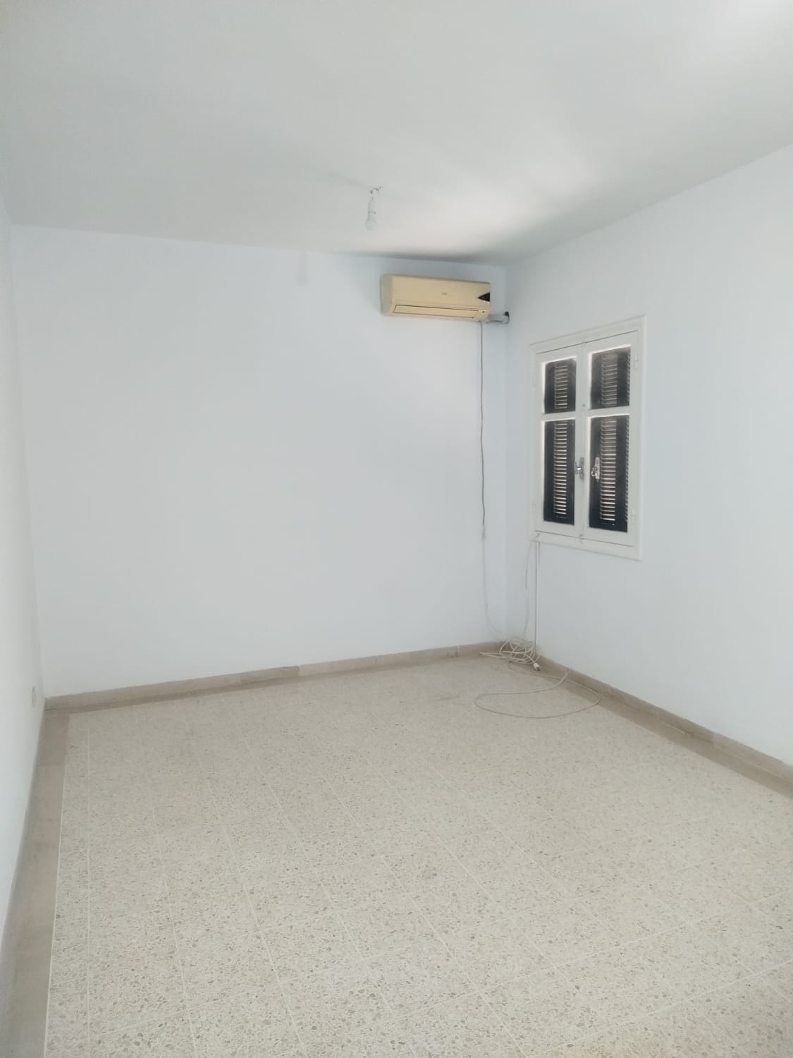 La Soukra&nbsp;Borj Louzir&nbsp;Location&nbsp;Appart. 4 pi�ces&nbsp;Un appartement s3 �  borj louzir
