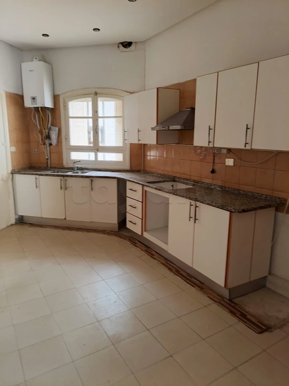 El Menzah&nbsp;El Menzah 9&nbsp;Location&nbsp;Appart. 4 pi�ces&nbsp;Villa s4 spacieuse  emplacement prime menzah 9