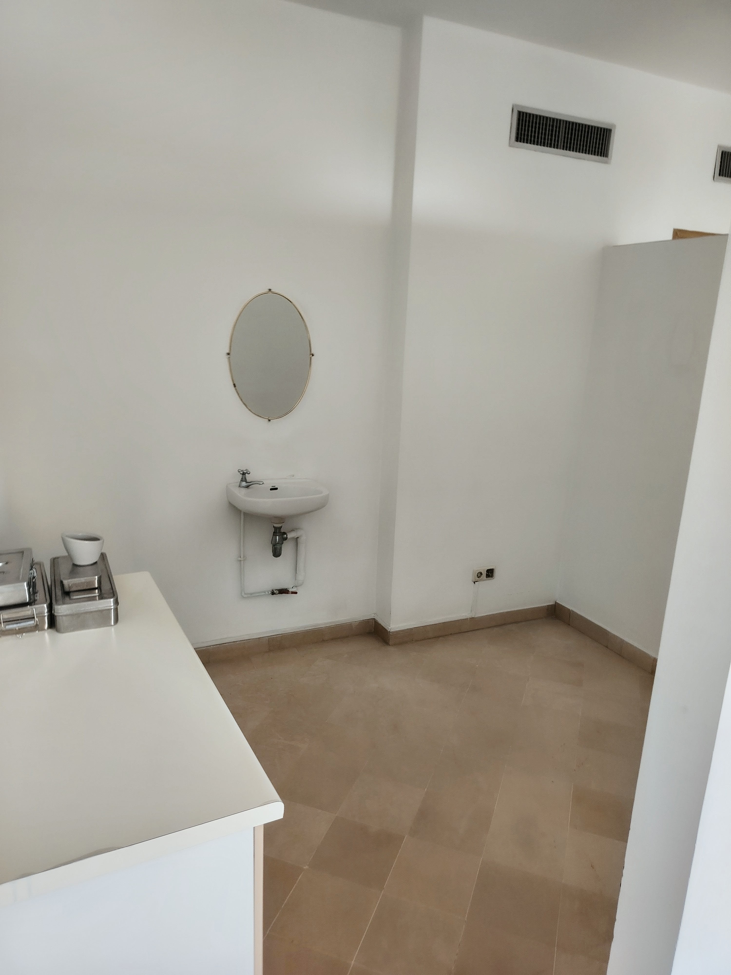 Bab Bhar&nbsp;Bab Bhar&nbsp;Location&nbsp;Appart. 3 pi�ces&nbsp;Bureau haut standing avec parking