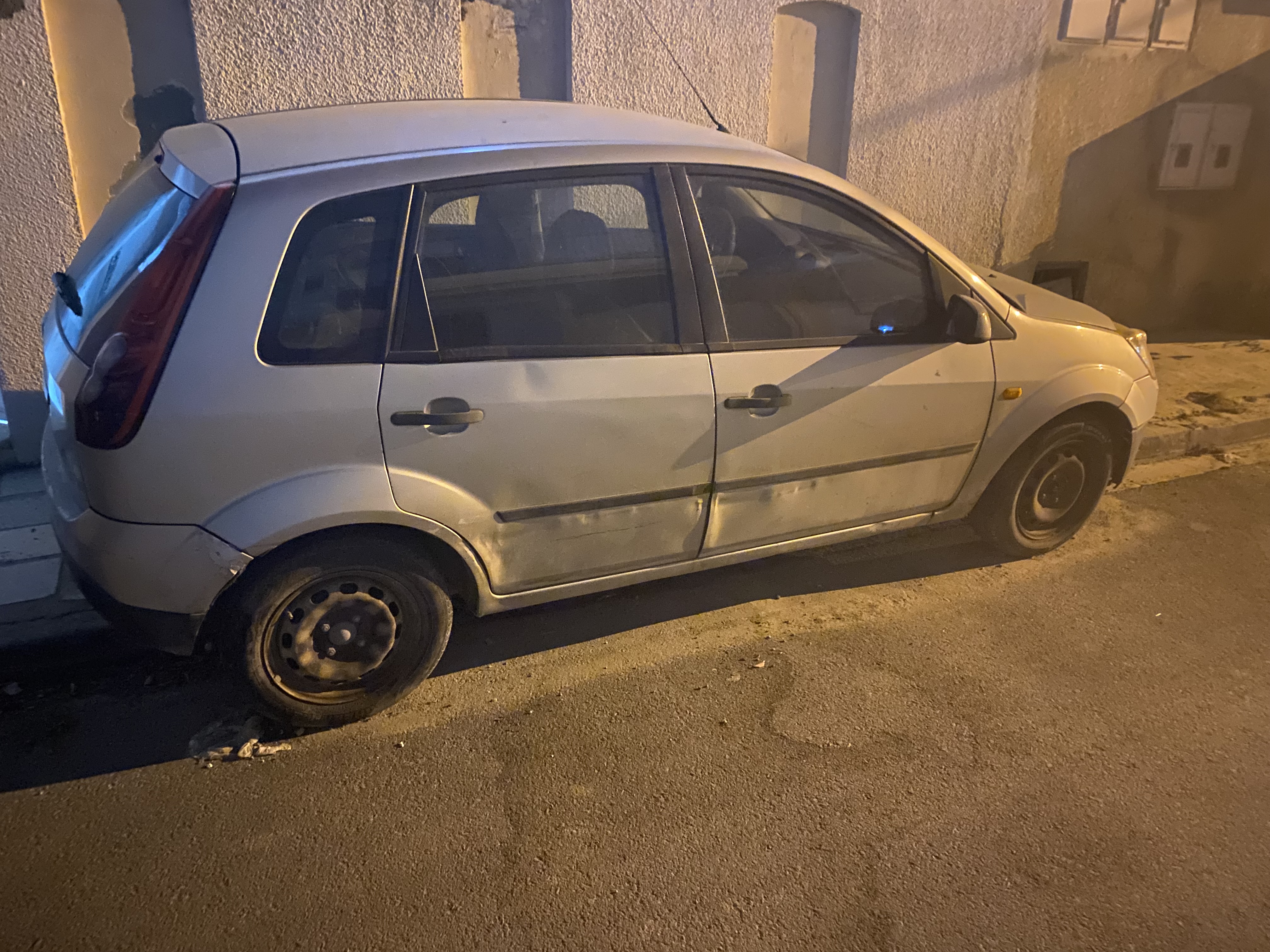 Mannouba&nbsp;Denden&nbsp;Ford&nbsp;Fiesta&nbsp;Tr�s bon �tat