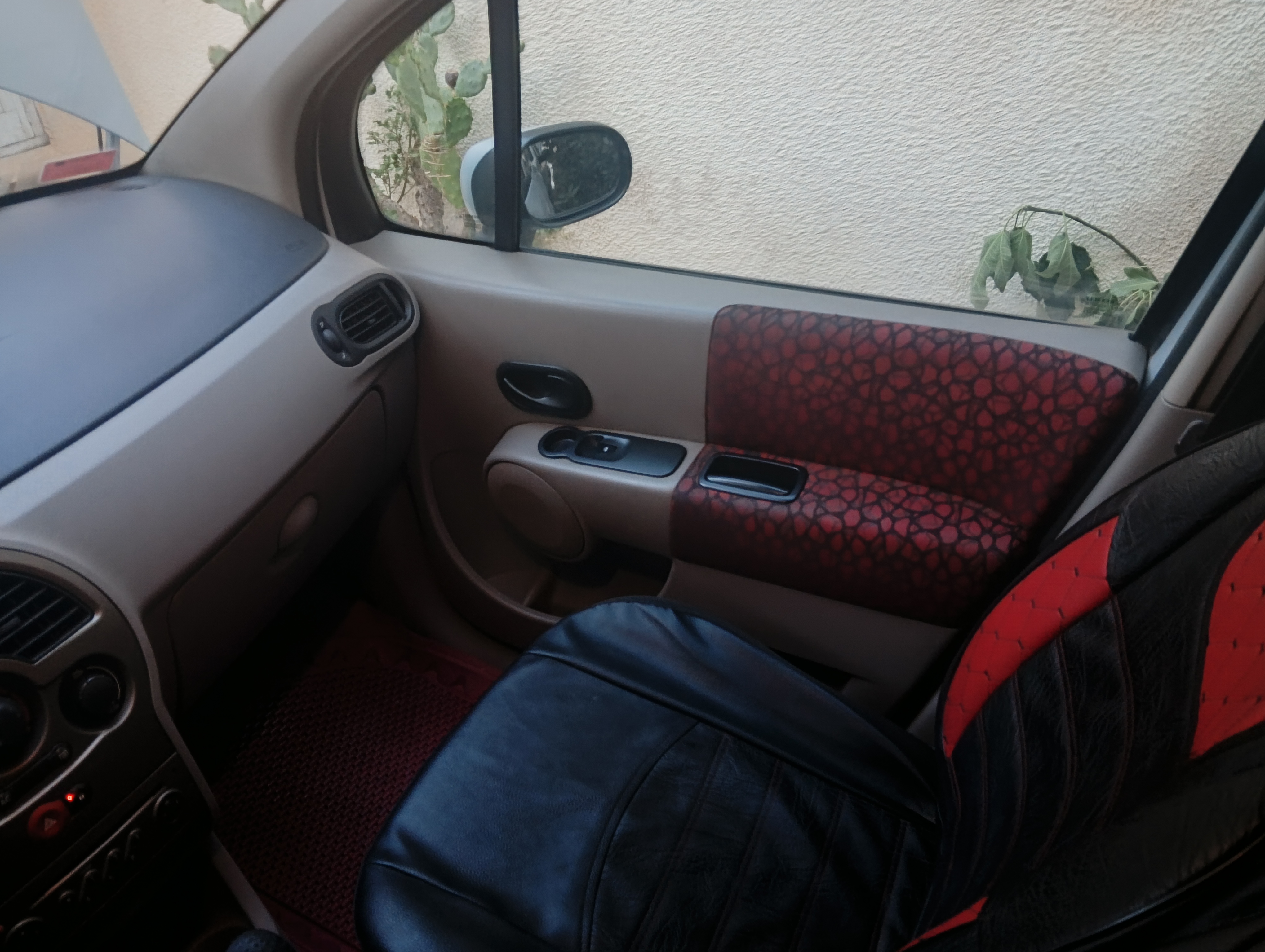 La Soukra&nbsp;Cite De La Sante&nbsp;Renault&nbsp;Modus&nbsp;Renault clio modus diesel dci 4cv grise bor�ale