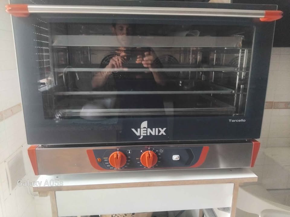 Ettahrir&nbsp;Ettahrir 3&nbsp;Cuisini�re mixte&nbsp;Autre&nbsp;Four venix 4 plateaux