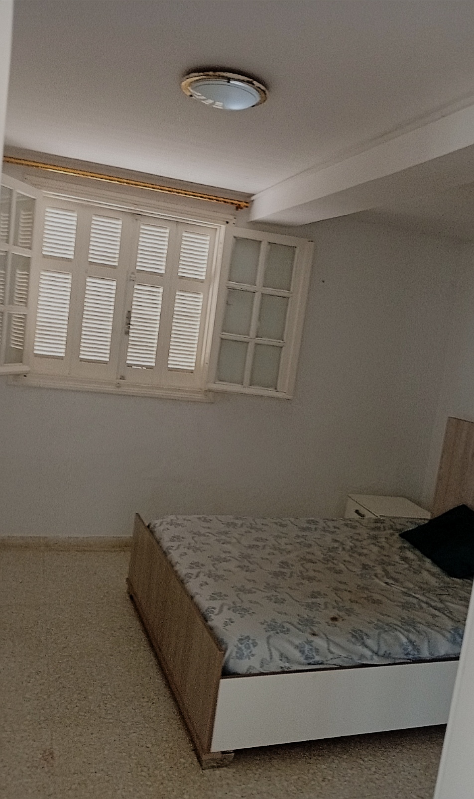 Ariana Ville&nbsp;Cite Ennasr 1&nbsp;Location&nbsp;Appart. 3 pi�ces&nbsp;S2 meubl� 850 dt le mois