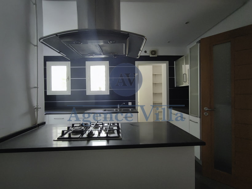 La Marsa&nbsp;Cite El Khalil&nbsp;Location&nbsp;Appart. 4 pi�ces&nbsp;Un duplex s3 � la marsa relais