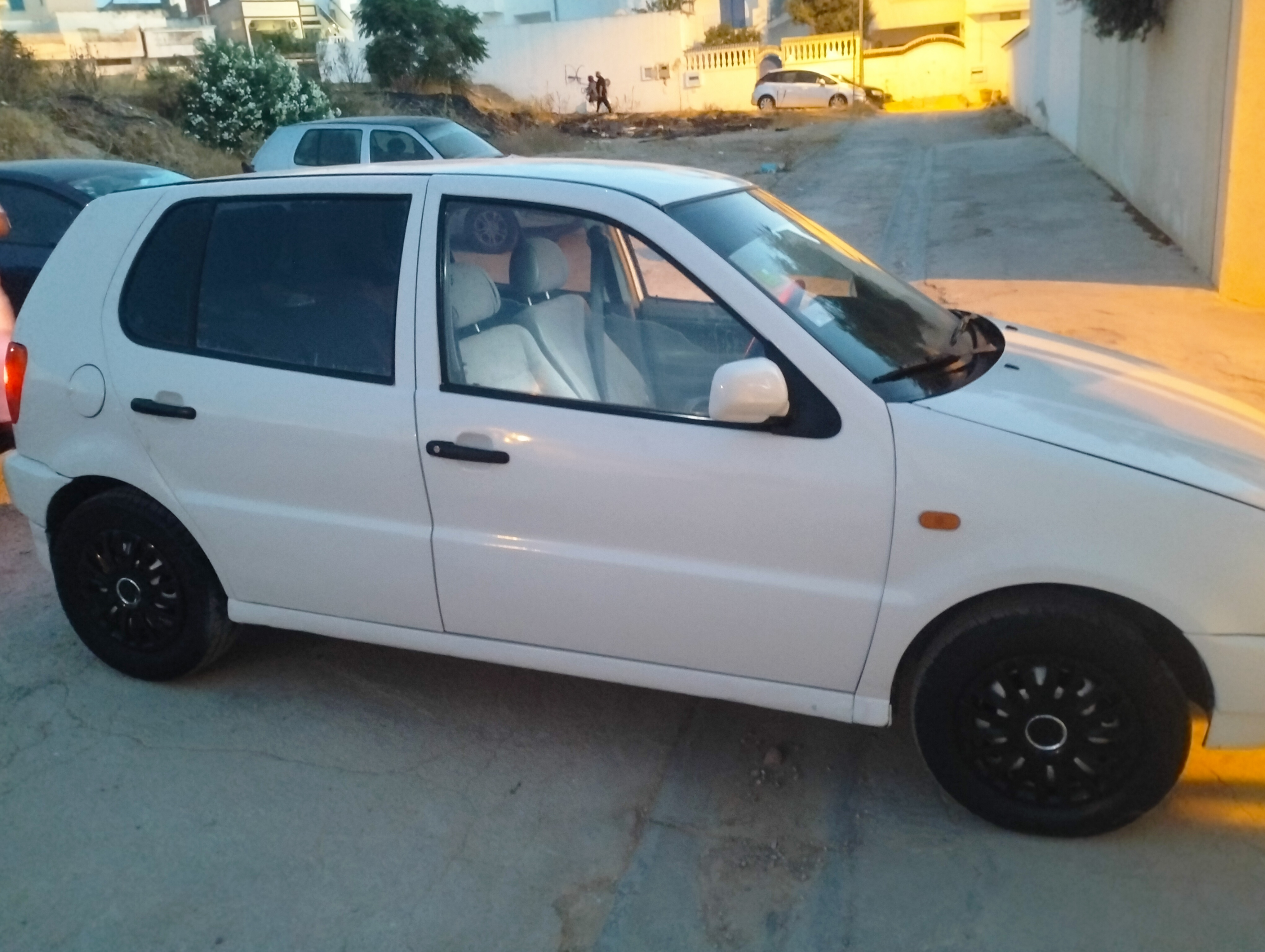 Mohamadia&nbsp;Cite Ennacim 1&nbsp;Volkswagen&nbsp;Polo 3&nbsp;Polo 3 blanche excellent etat
