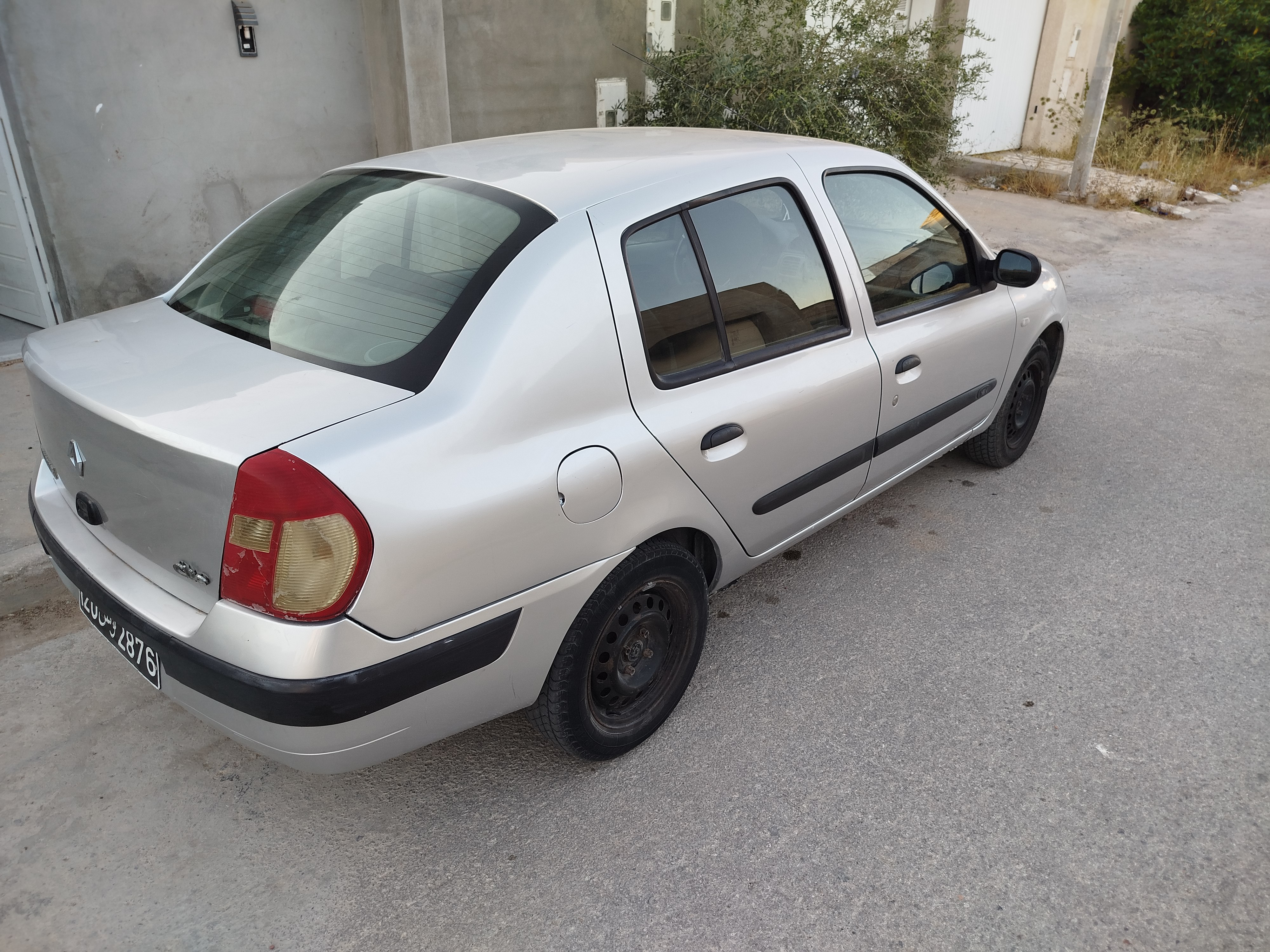 Hammam Chatt&nbsp;Hammam Chatt&nbsp;Renault&nbsp;Clio&nbsp;Clio classique