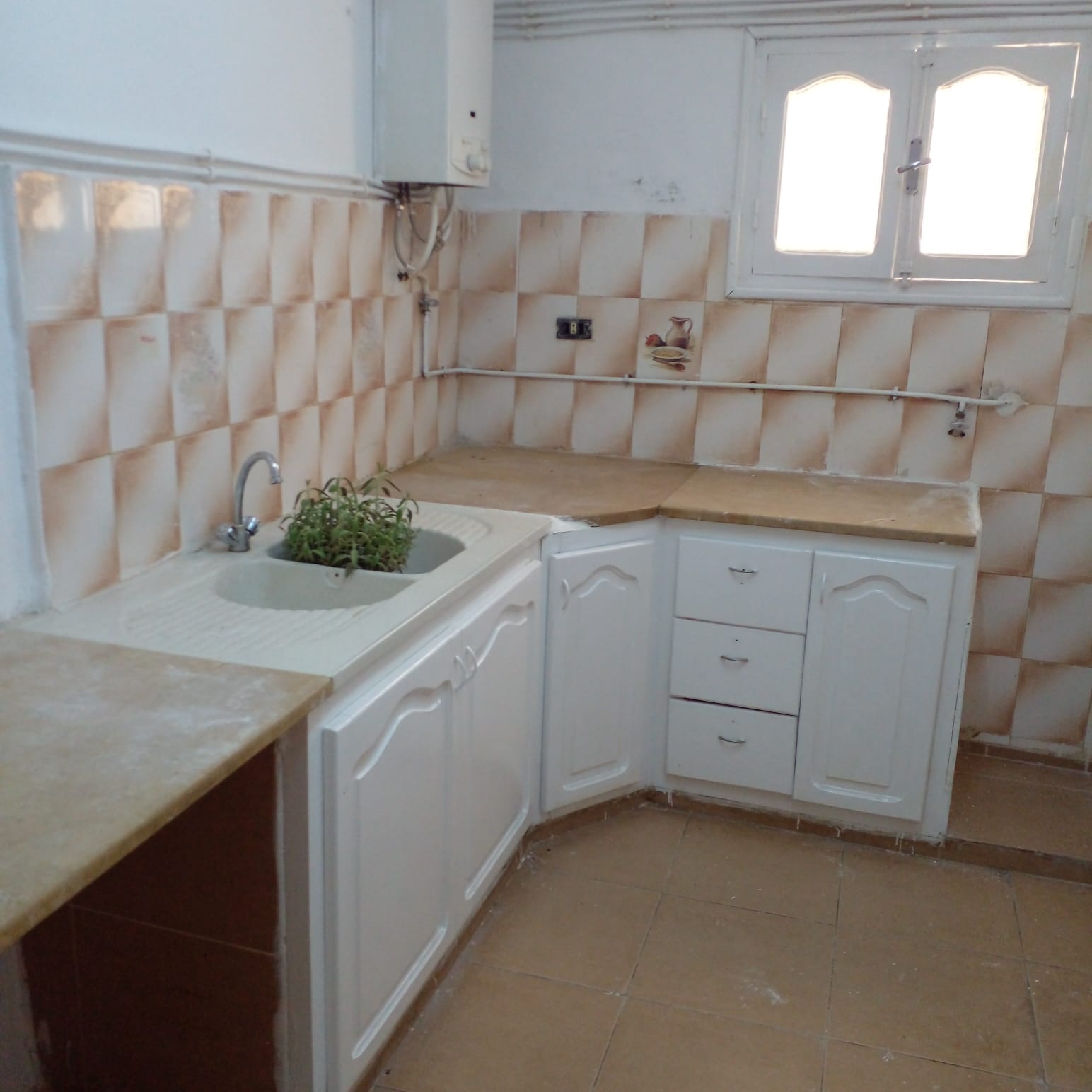 El Omrane Superieur&nbsp;El Omrane Superieur&nbsp;Location&nbsp;Appart. 3 pi�ces&nbsp;S3 r�nov� au rez de chauss�