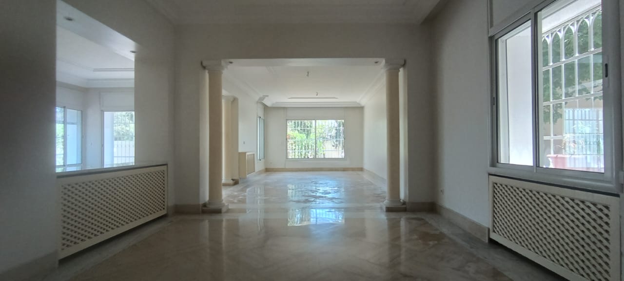 El Menzah&nbsp;Mutuelle Ville&nbsp;Location&nbsp;Maisons&nbsp;Villa avec un grand jardin � notre dame
