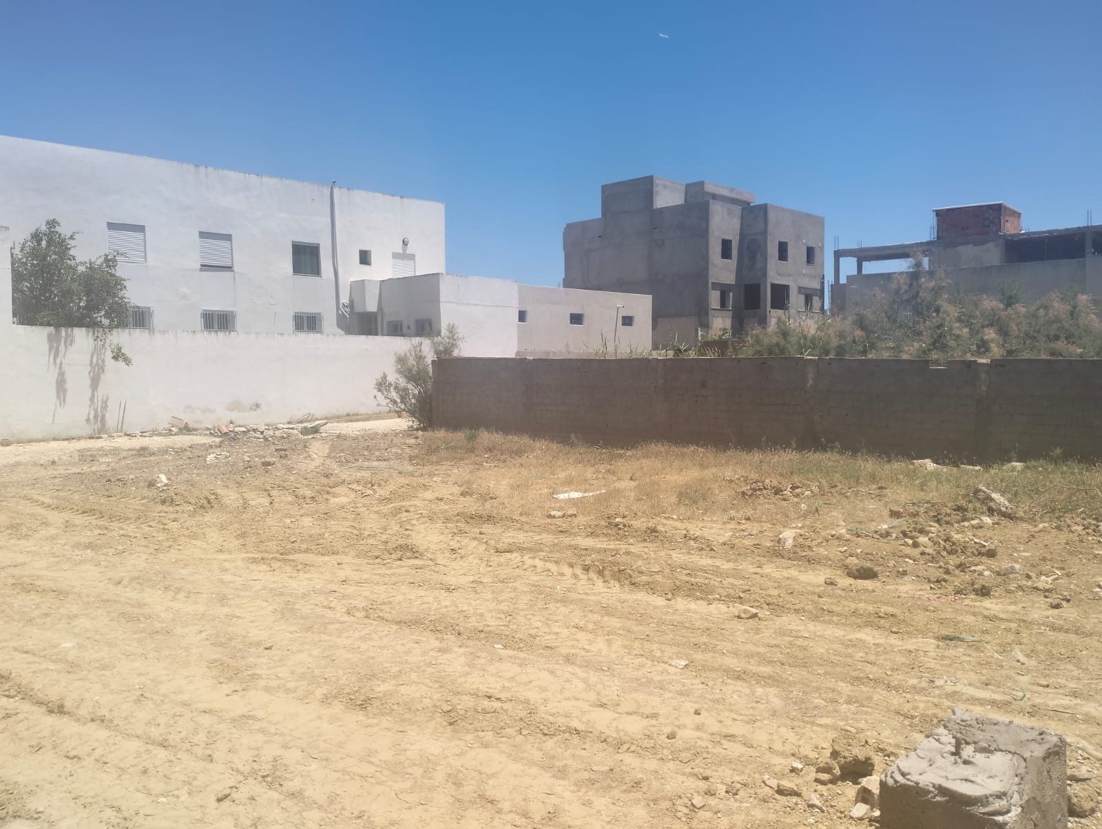 Raoued&nbsp;Raoued&nbsp;Terrain&nbsp;Terrain nu&nbsp;315 titre bleu poste raoued