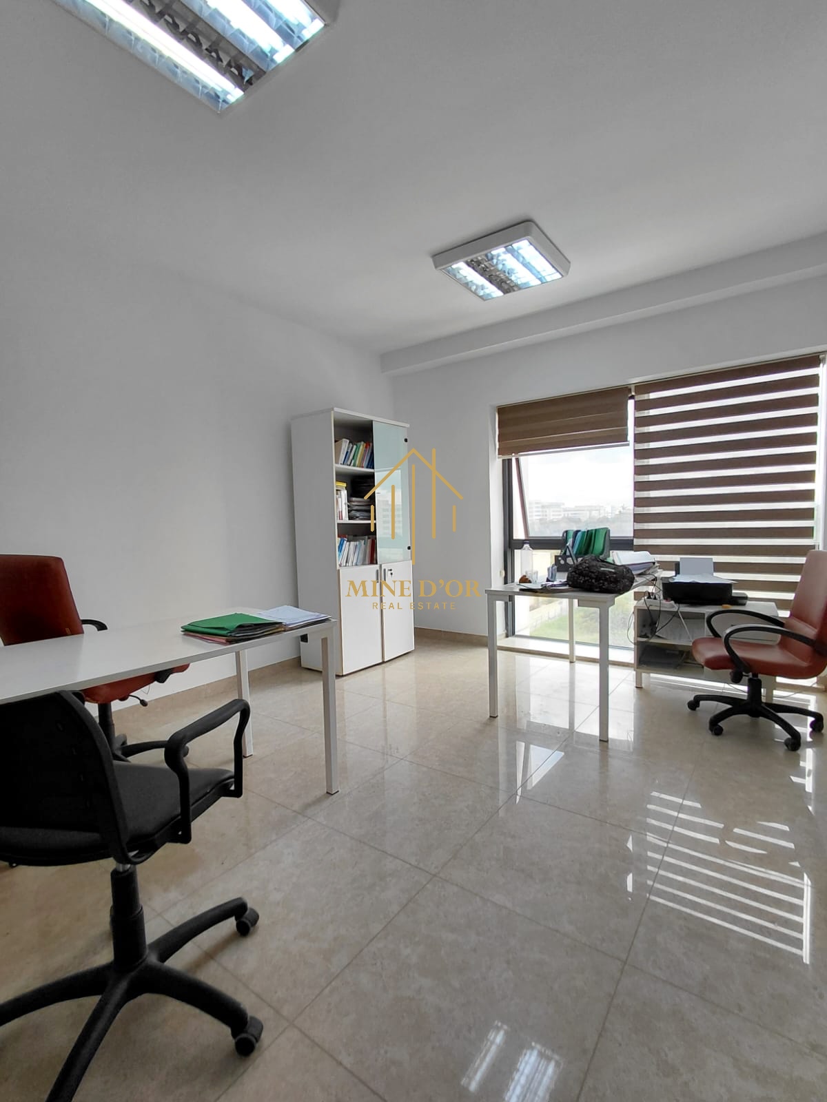 Cite El Khadra&nbsp;Zone urbaine nord&nbsp;Bureaux & Commerces&nbsp;Bureau&nbsp;Bureau hts en 4 espaces au centre urbain nord