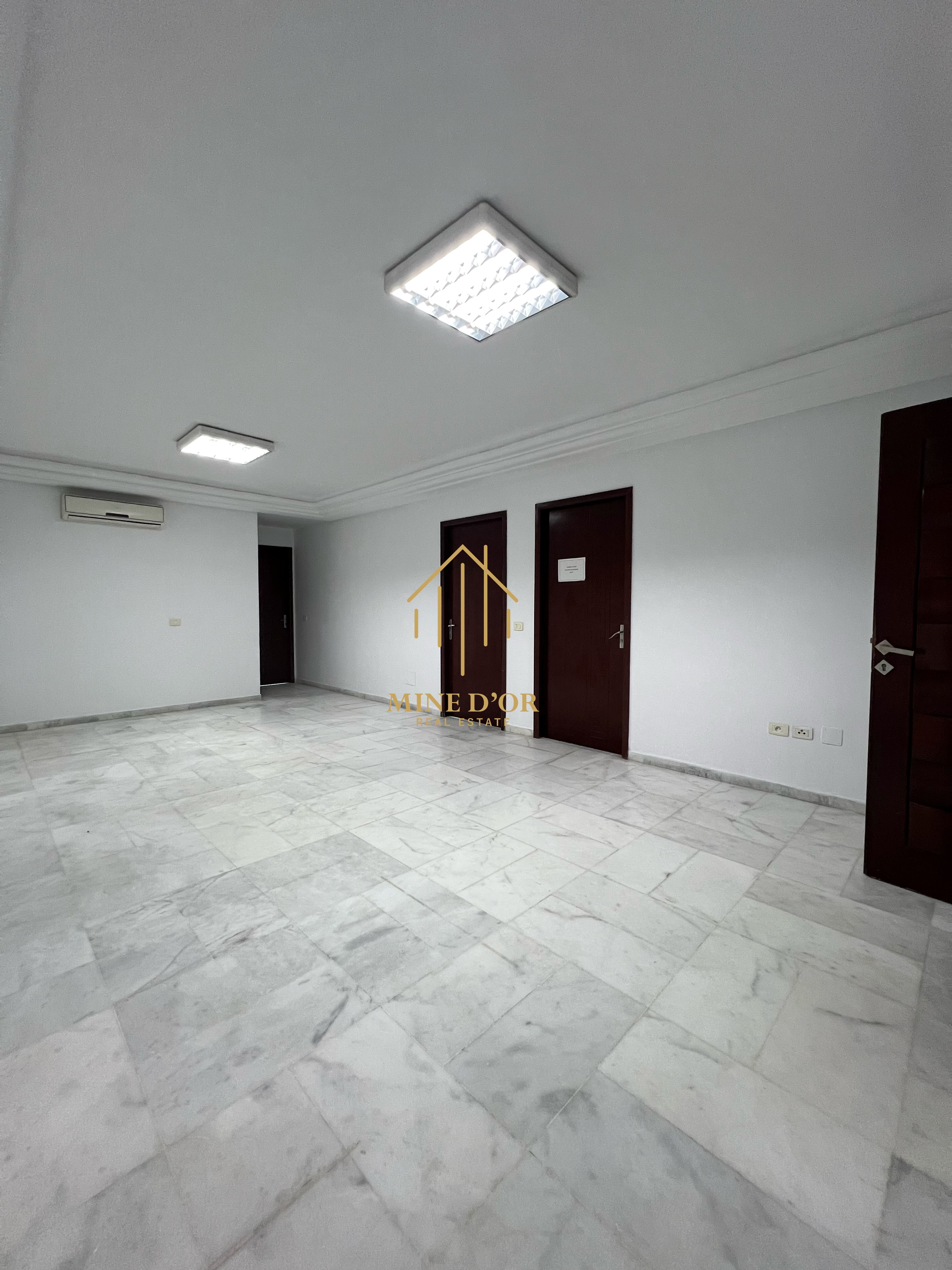 Bab Bhar&nbsp;Montplaisir&nbsp;Bureaux & Commerces&nbsp;Bureau&nbsp;Bureau spacieux 172m � montplaisir