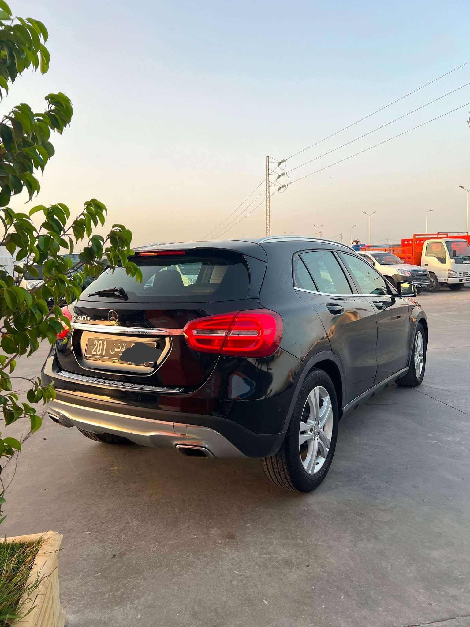 La Marsa&nbsp;Berge Du Lac&nbsp;Mercedes&nbsp;GL&nbsp;Mercedes gla180 essence 2015