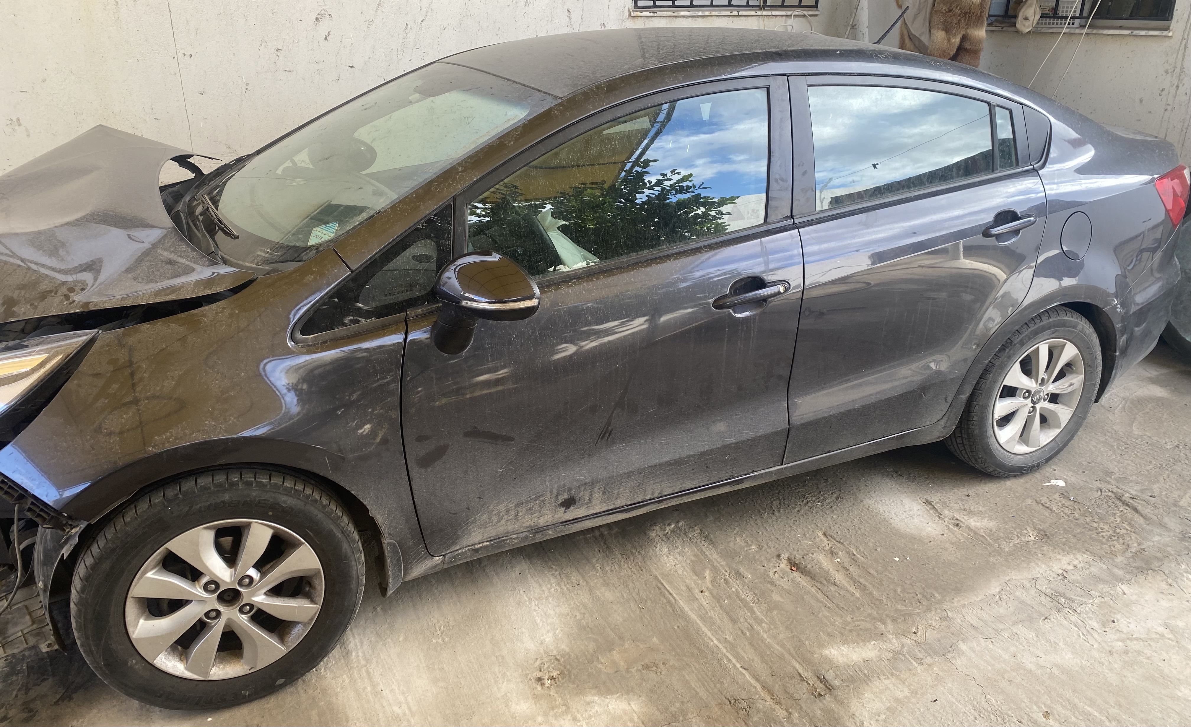 Msaken&nbsp;Msaken&nbsp;Kia&nbsp;Rio&nbsp;Voiture �pave casse kia rio
