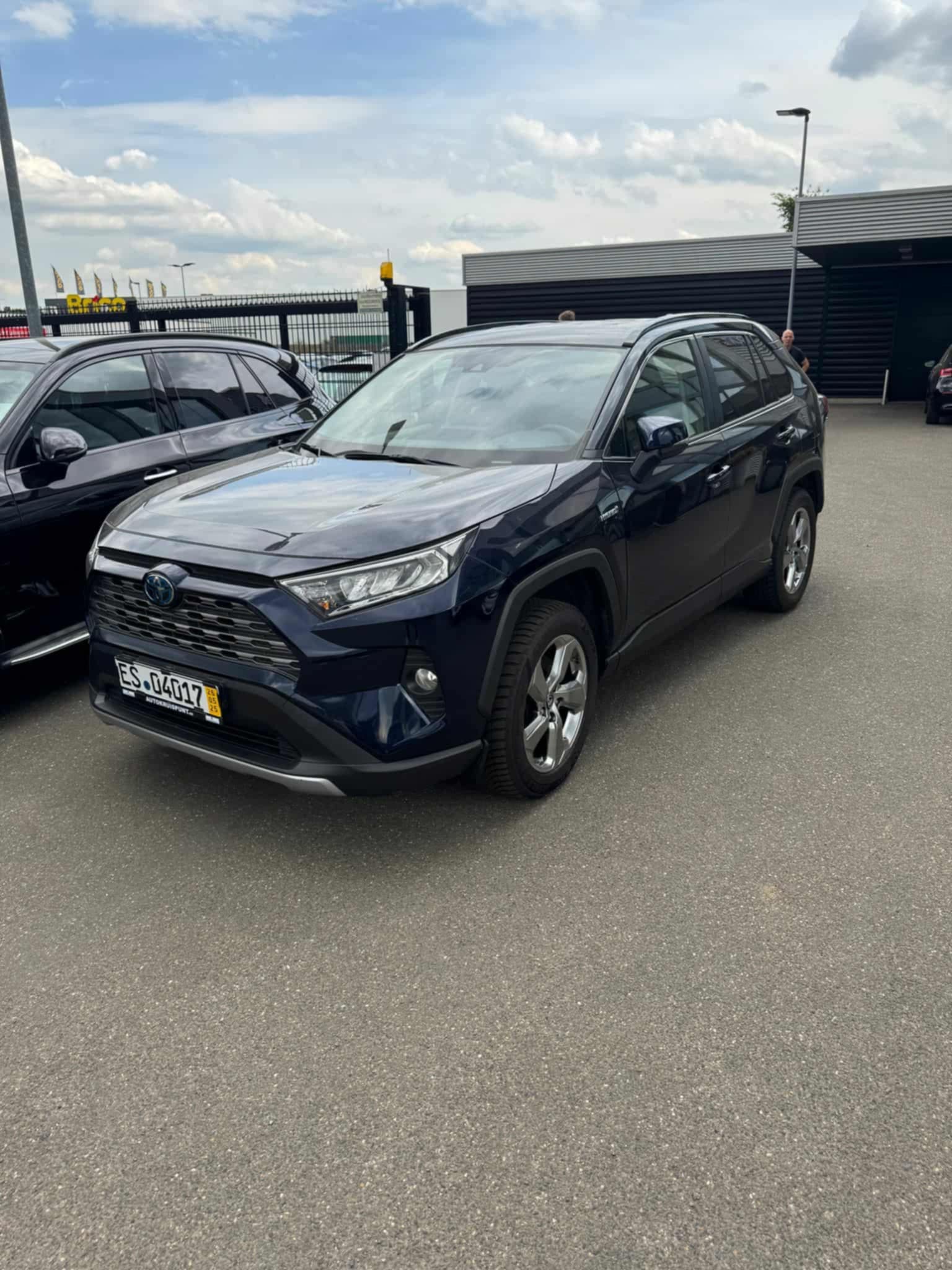Bou Salem&nbsp;Bou Salem&nbsp;Toyota&nbsp;RAV 4&nbsp;Rav4 hybride essence
