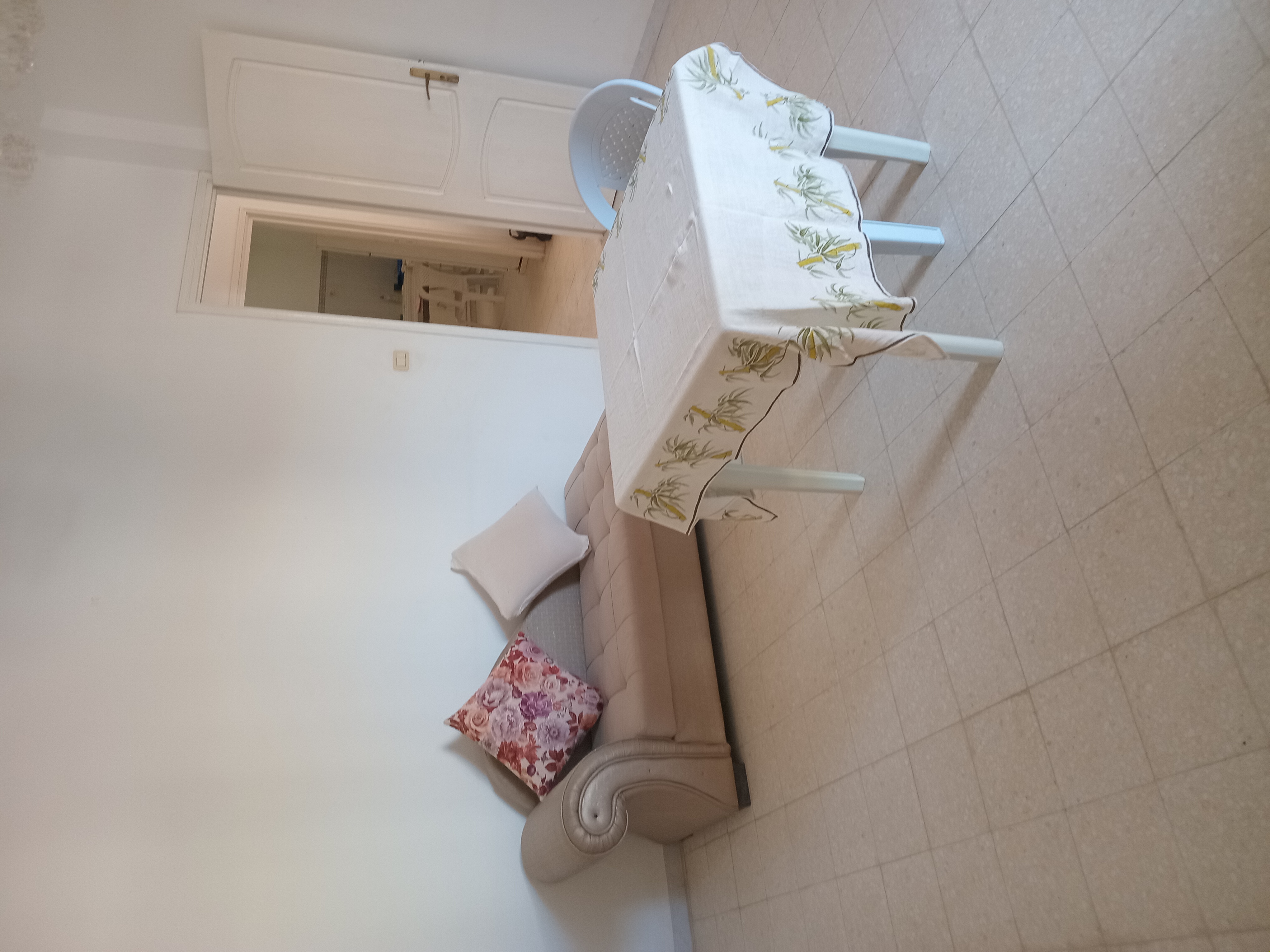 Kairouan Sud&nbsp;Kairouan&nbsp;Location&nbsp;Appart. 3 pi�ces&nbsp;Un joli �tage de villa au centre ville kairouan