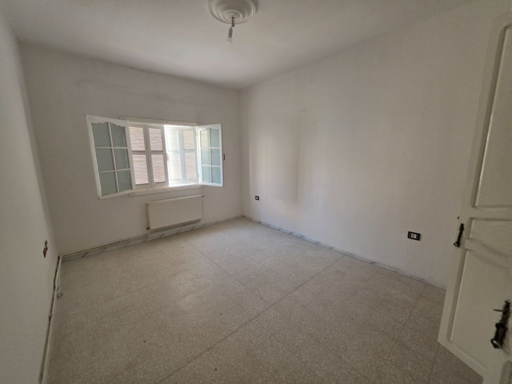 El Mourouj&nbsp;Cite El Mourouj 3 Bis&nbsp;Vente&nbsp;Maisons&nbsp;Villa ind�pendante s6 � el mourouj 4