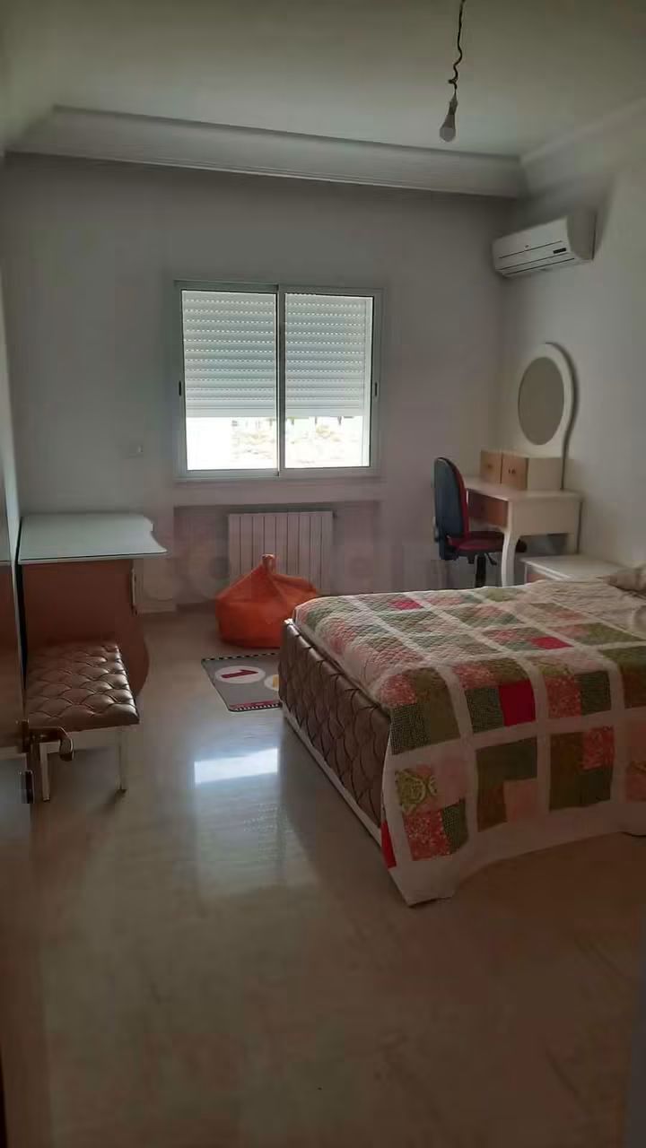 Mnihla&nbsp;Jardins d'el Menzah&nbsp;Location&nbsp;Appart. 4 pi�ces&nbsp;S3 meuble 2700 d jardins del menzah 2