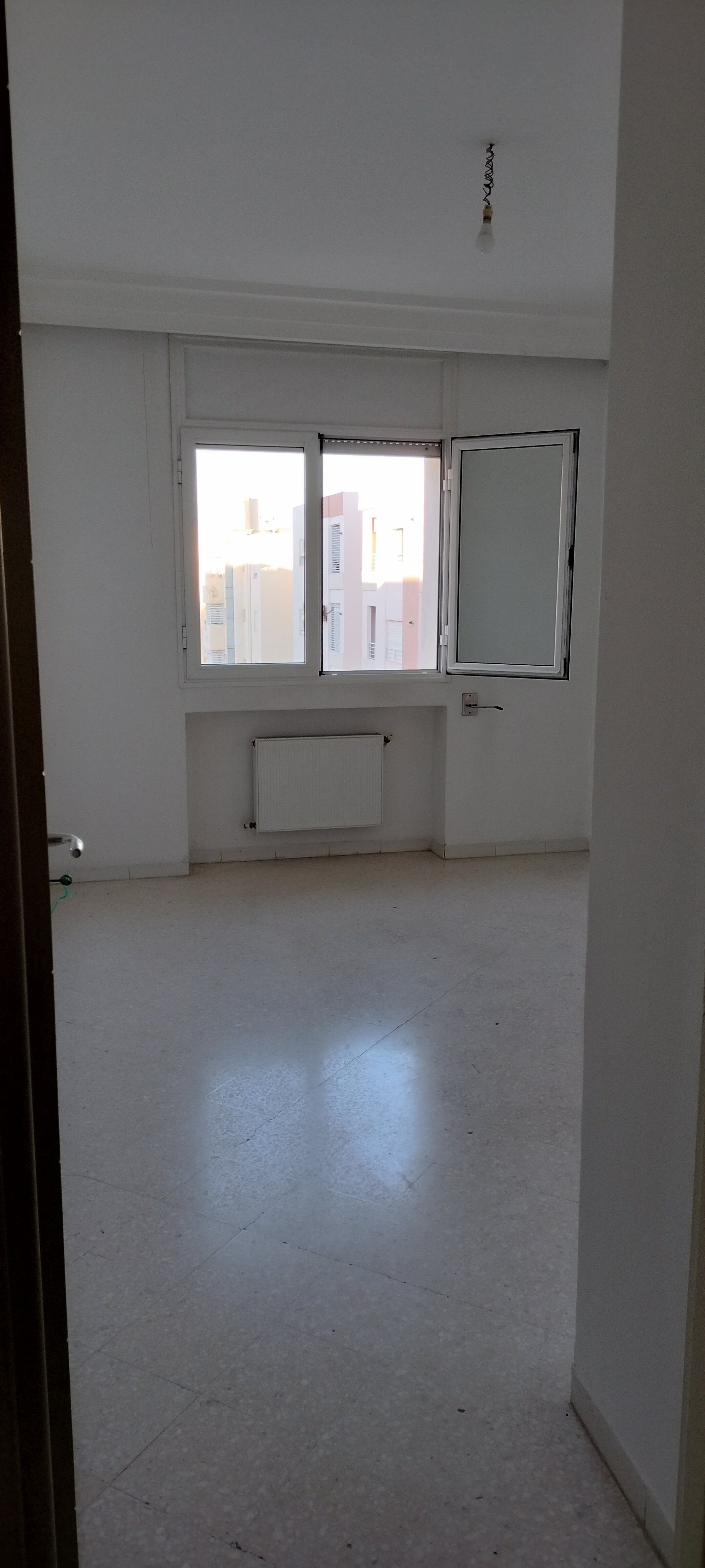 Mnihla&nbsp;Jardins d'el Menzah&nbsp;Vente&nbsp;Appart. 4 pi�ces&nbsp;Jolie s3 hs avec parking