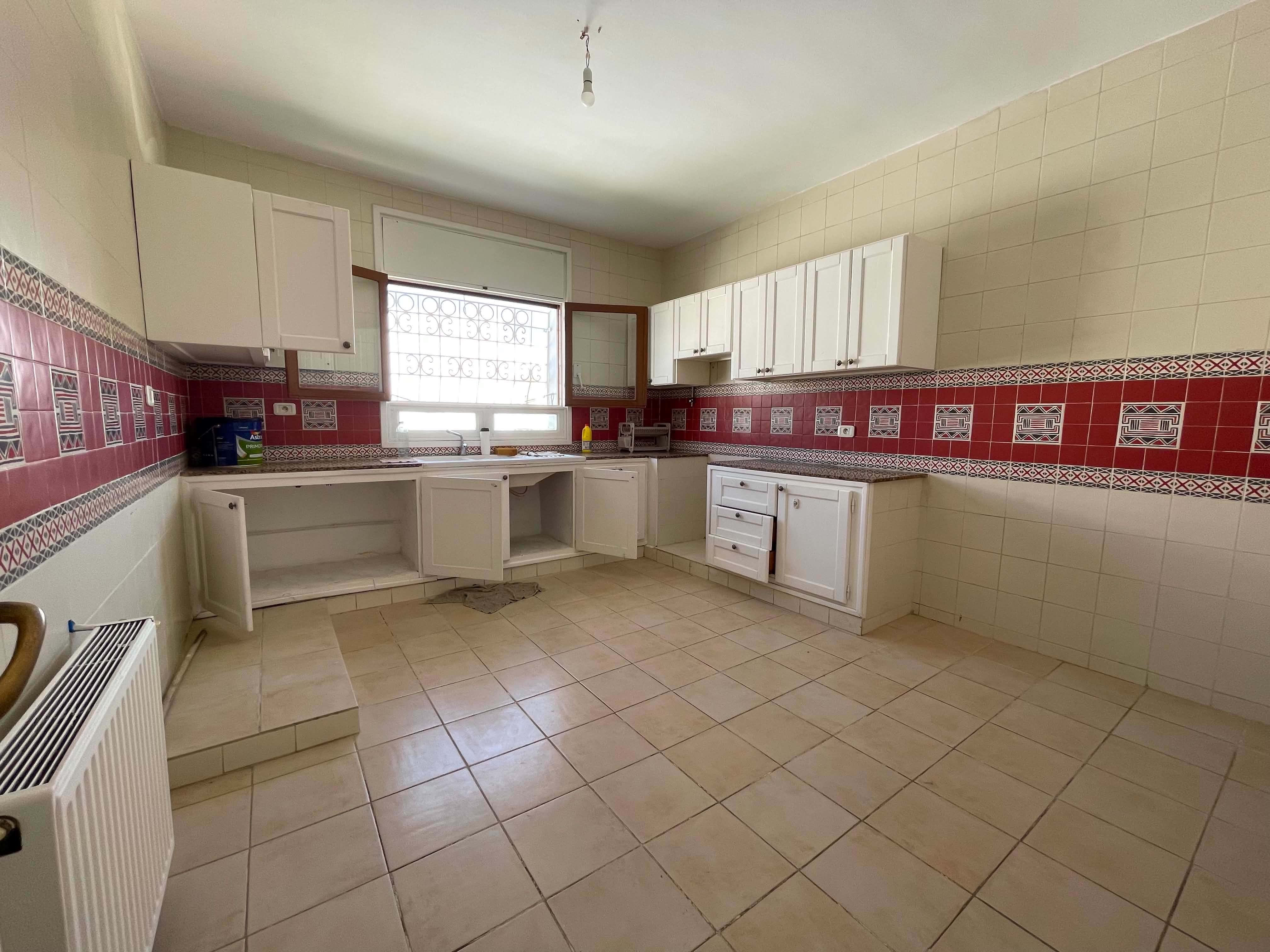 Megrine&nbsp;Megrine&nbsp;Location&nbsp;Maisons&nbsp;Magnifique 1er �tage de villa � m�grine coteaux