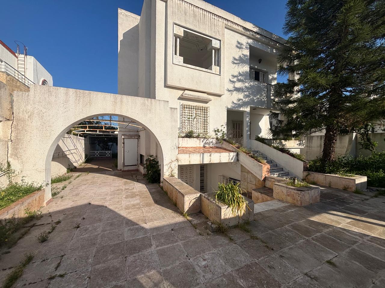 Ariana Ville&nbsp;El Menzah 6&nbsp;Vente&nbsp;Maisons&nbsp;Villa de 660 m a menzah 6