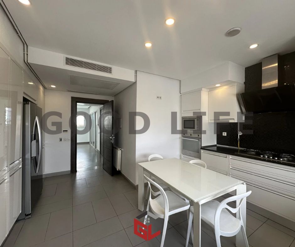 La Marsa&nbsp;Berge Du Lac&nbsp;Location&nbsp;Maisons&nbsp;Penthouse s4 avec piscine lac 2