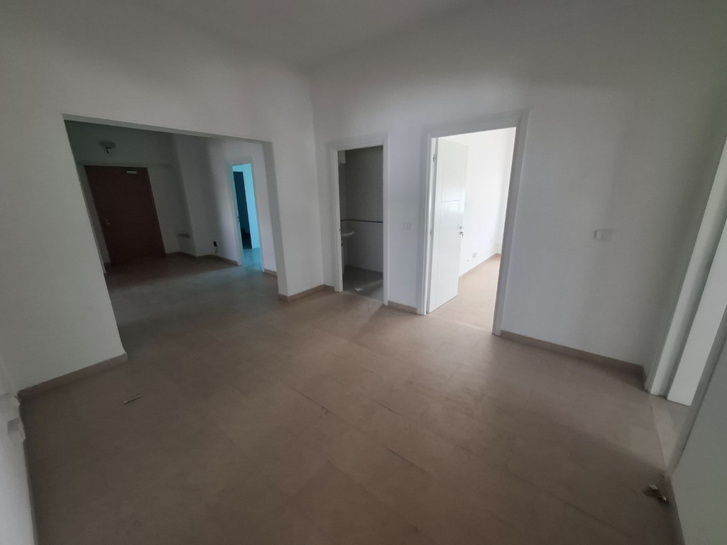 Fouchana&nbsp;Zone Industrielle El Meghira&nbsp;Bureaux & Commerces&nbsp;Bureau&nbsp;Bureau administratif 5p hst � el mghira