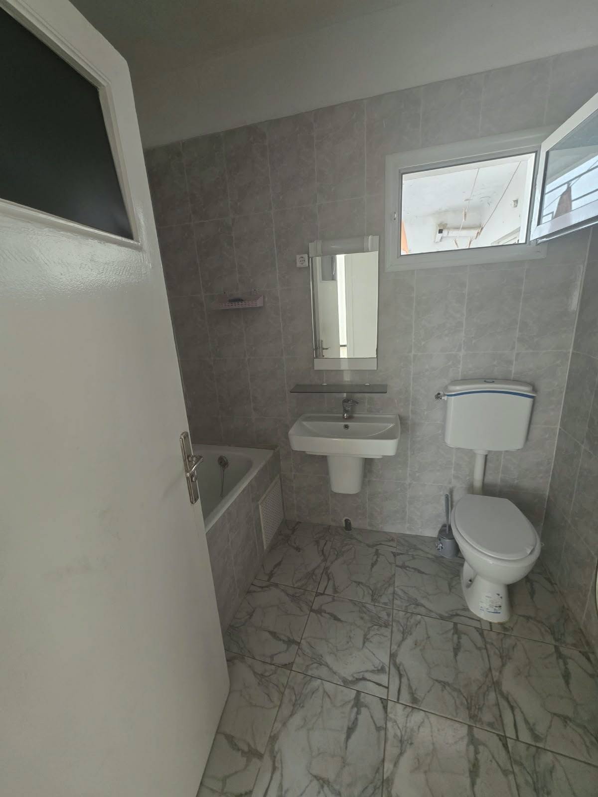 El Menzah&nbsp;El Manar 1&nbsp;Location&nbsp;Appart. 2 pi�ces&nbsp;Joli appart s2 a manar 1