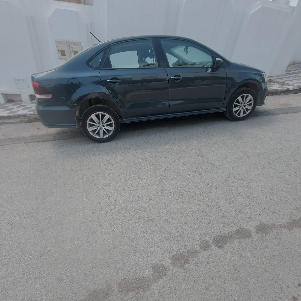 Ariana Ville&nbsp;Residence Ennour ( Naser 2)&nbsp;Volkswagen&nbsp;Polo 7&nbsp;Polo sedan excellent �tat