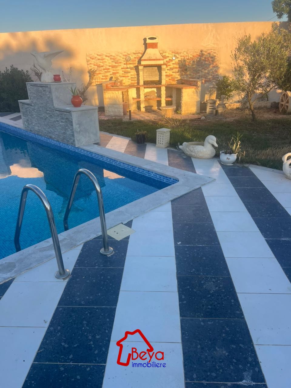 Beni Khiar&nbsp;El Maamoura&nbsp;Vente&nbsp;Maisons&nbsp;3 villas et une piscine vva022