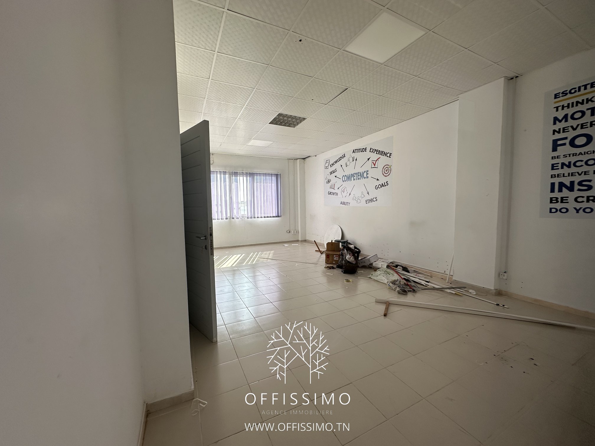 La Marsa&nbsp;Berge Du Lac&nbsp;Bureaux & Commerces&nbsp;Bureau&nbsp;Bureau disponible 4 pi�ces au lac 2