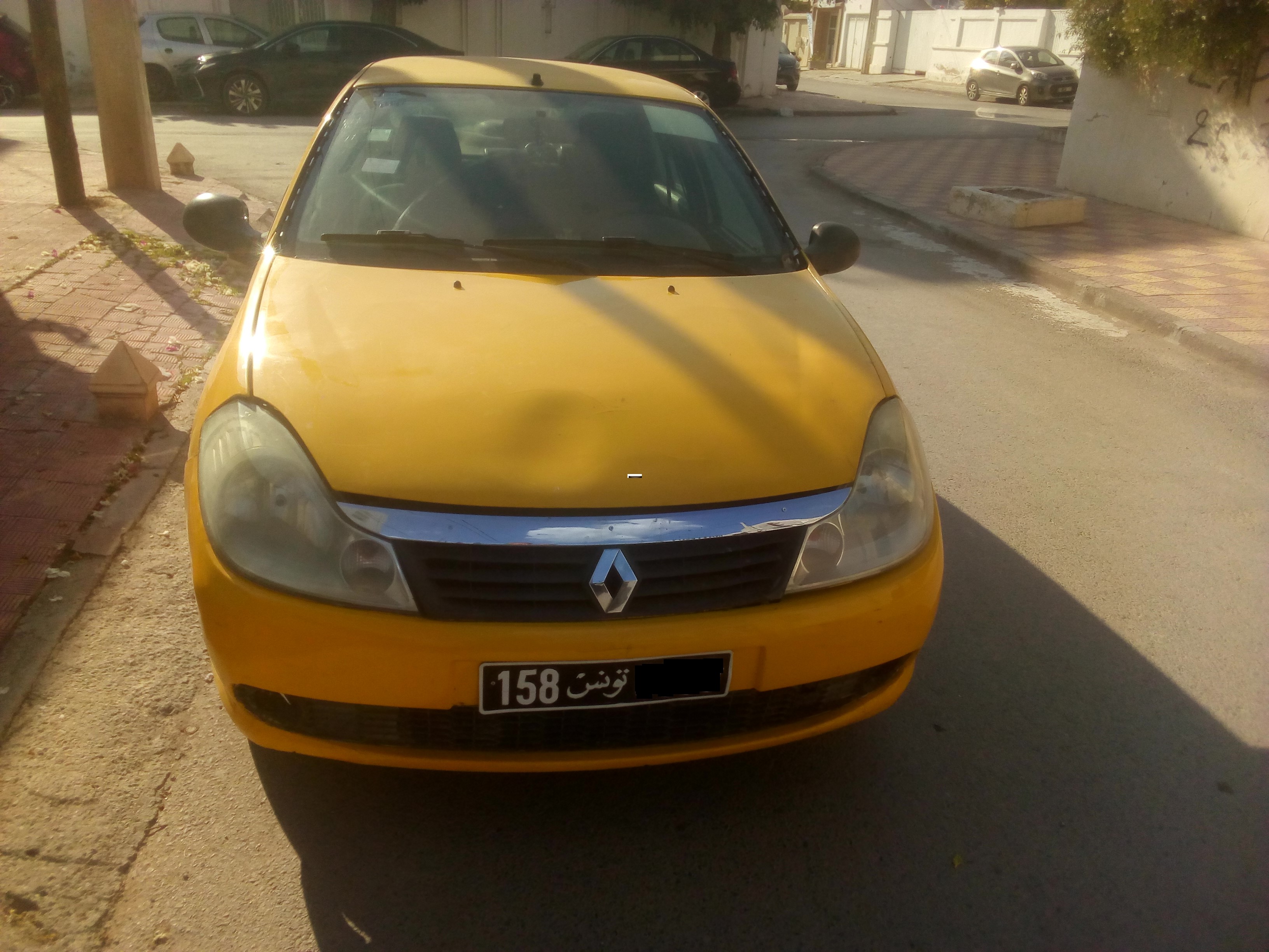 Bab Souika&nbsp;Bab El Khadra&nbsp;Renault&nbsp;Symbol&nbsp;Av symbole
