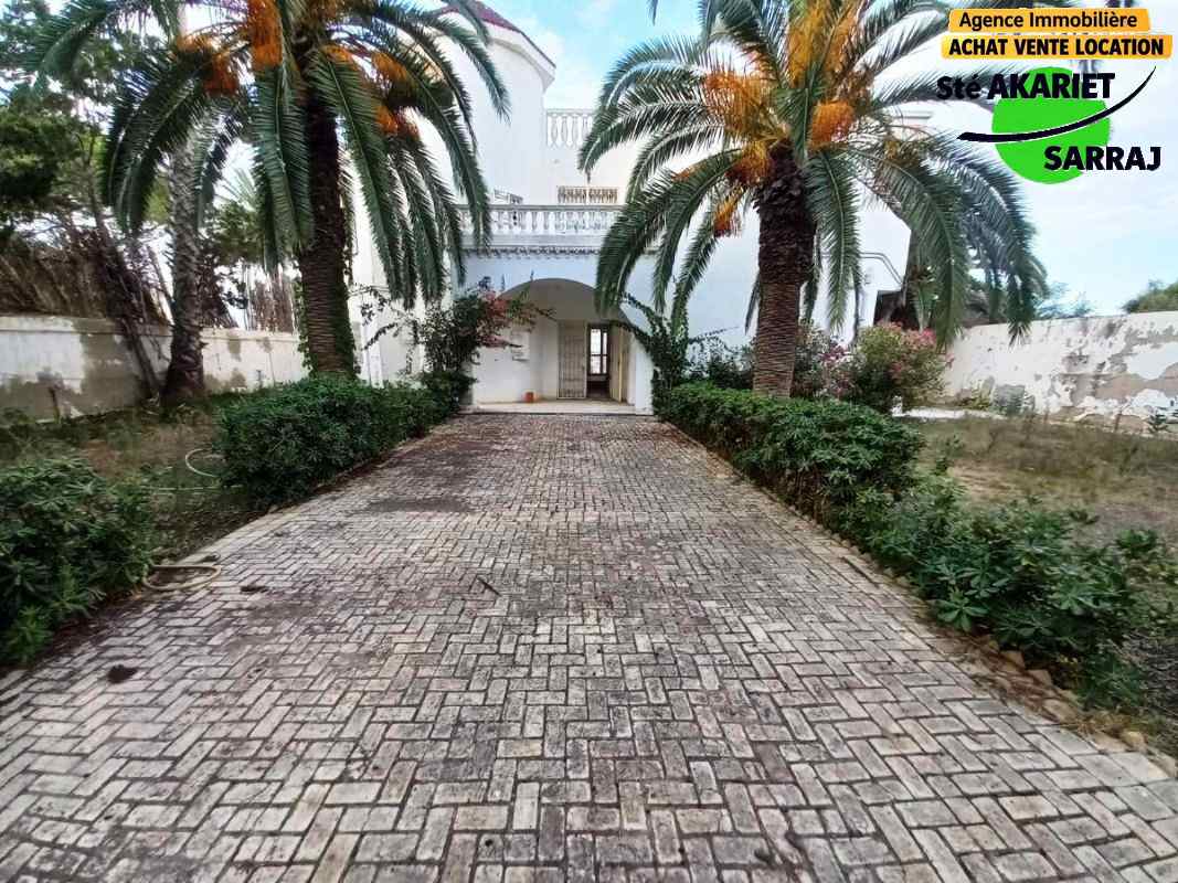 Akouda&nbsp;Chatt Meriem&nbsp;Vente&nbsp;Maisons&nbsp;Villa pieds dans l'eau et piscine chott mariem