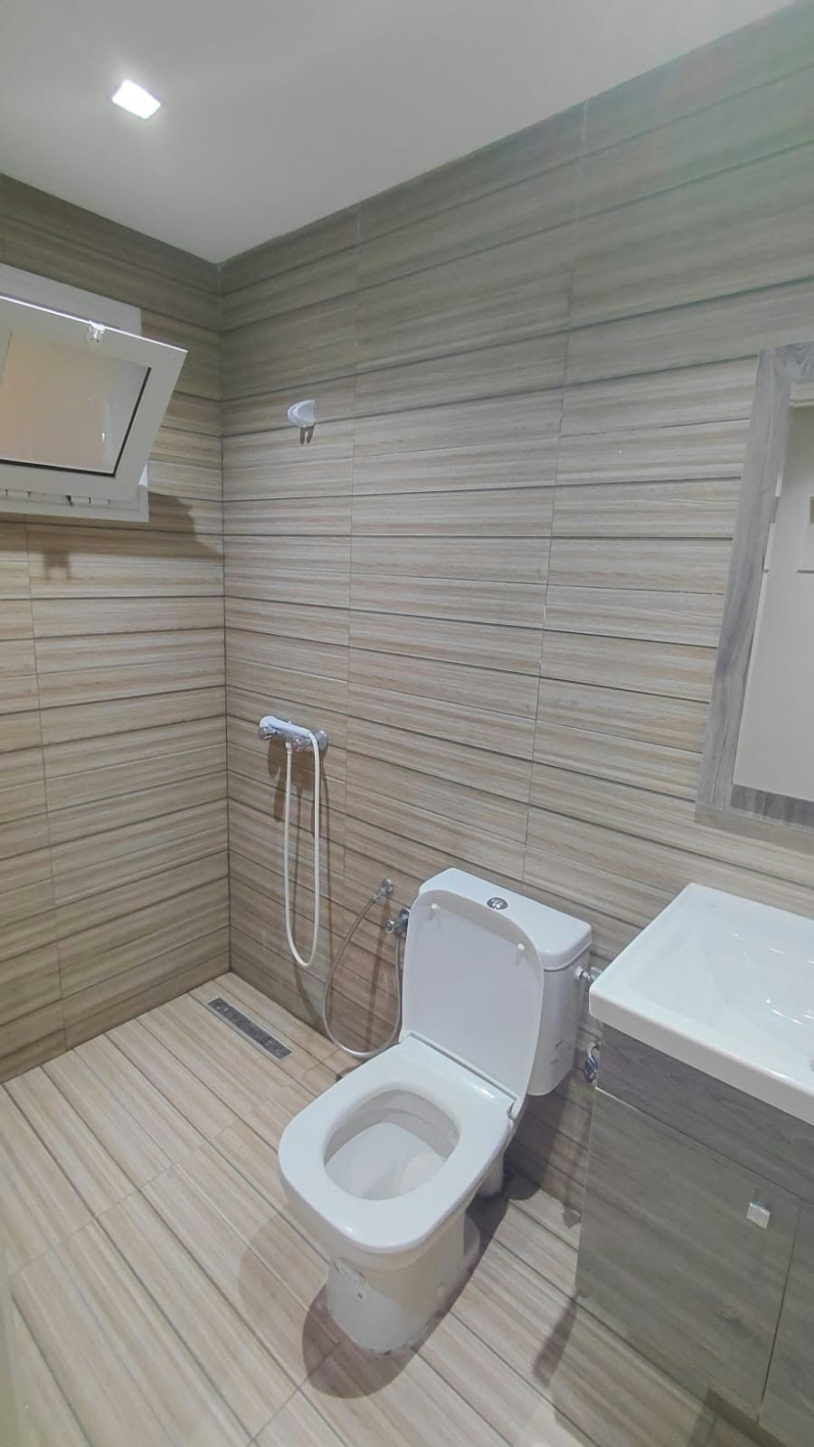 Cite El Khadra&nbsp;Cite El Khadra&nbsp;Location&nbsp;Appart. 1 pi�ce&nbsp;Studio pour fille